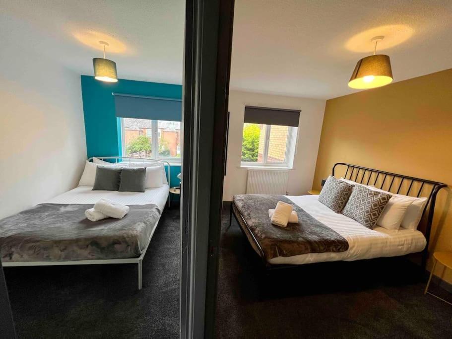 3 Bedroom House With Parking Манчестер Экстерьер фото